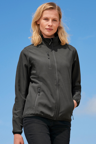 Nachhaltige Damen Softshelljacke aus recyceltem Polyester